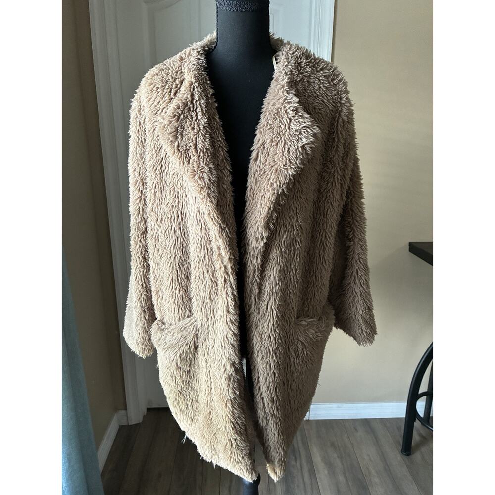 Women’s Democracy Teddy Coat Size Small Light Brown Pockets